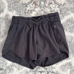 Lululemon Tracker Short V *4"